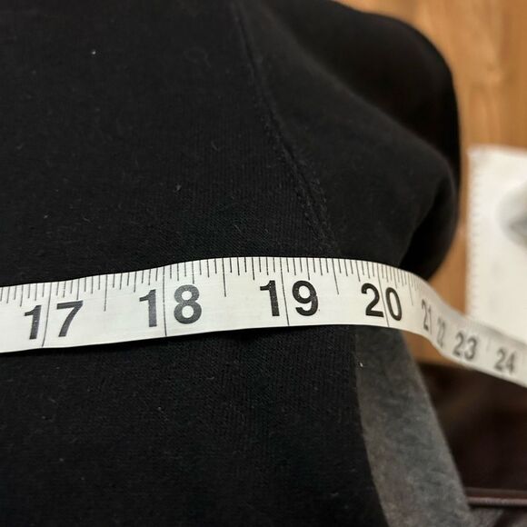 Vintage CCM NHL Washington Capitals Crewneck Sweatshirt - Picture 6 of 6